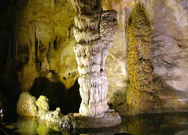 Devils Spring in Carlsbad Caverns