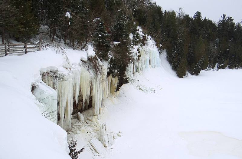 Wall of icicles at Tahquamenon Falls