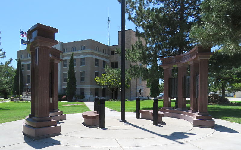 Gray County Courthouse and Veterans Memorial
