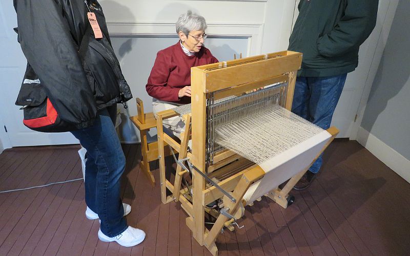 weaving in Cotton Tenant, the Traditional Craft Center