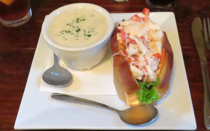 Clam chowder and lobster roll at Jameson Tavern