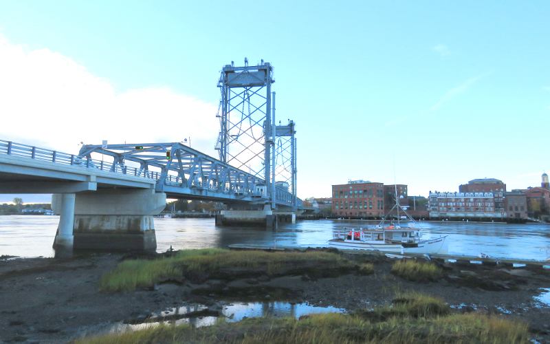 Memorial Bridge between Portsmouth, New Hampshire and Kittery, Maine
