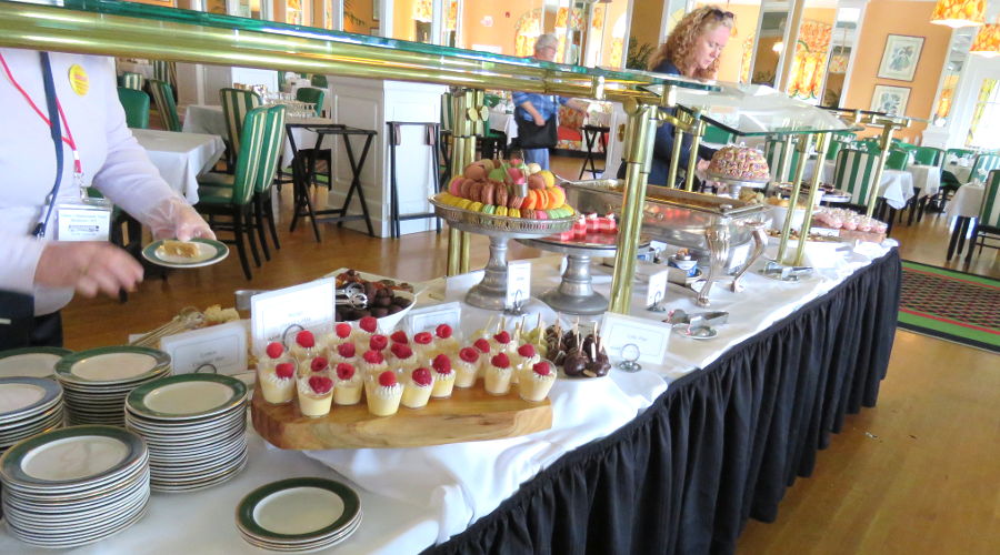 Dessert table at Grand Hotel Buffet