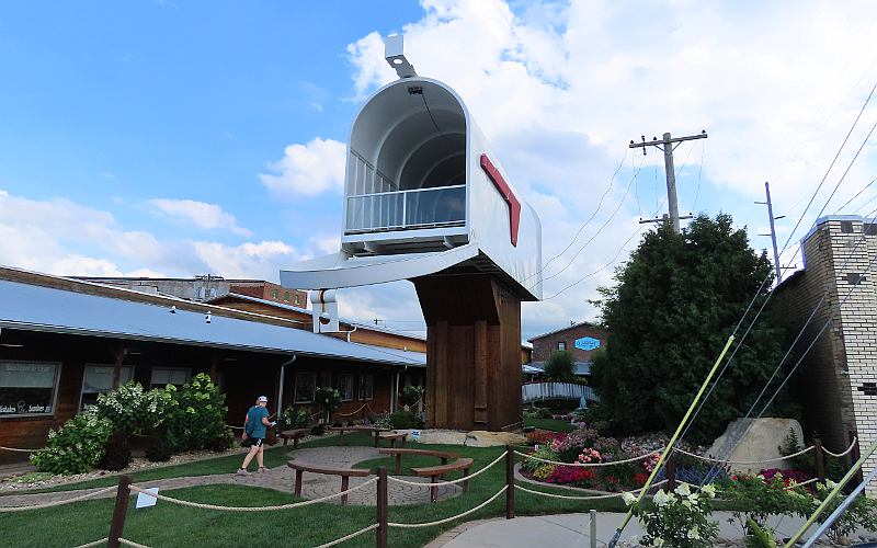 World's Largest Mail Box - Casey, Illinois