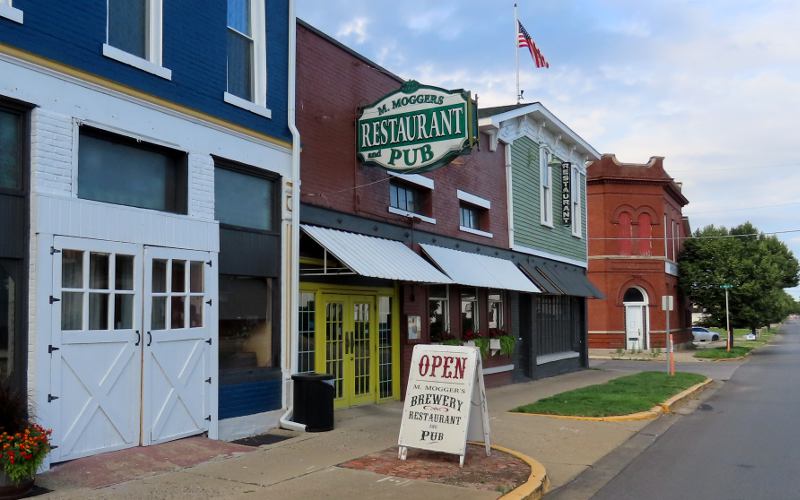 M. Mogger's Restaurant and Pub - Terre Haute, Indiana