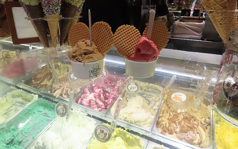 Gelato in Trevi - ROme, Italy