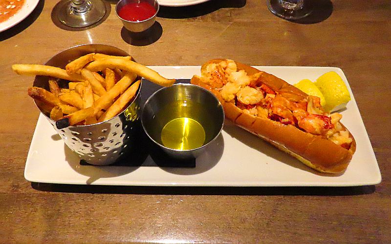 lobster roll - Triple George Grill