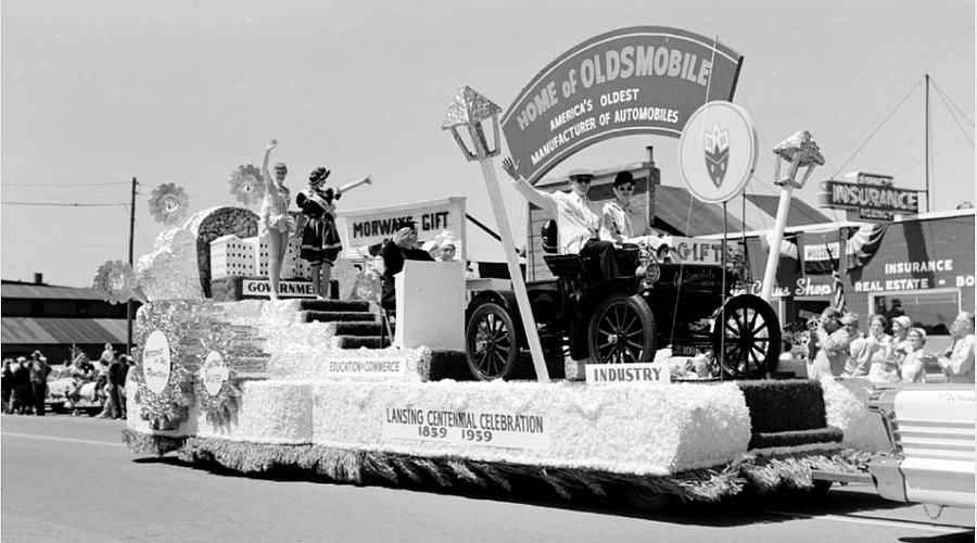 Lansing Centennial float in Mackinac Bridge dedication parade