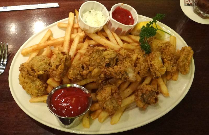 fried oysters at Pappadeaux Seafood Kitchen