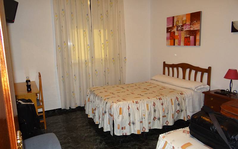 Hostal Brua bedroom - Mardrid, Spain