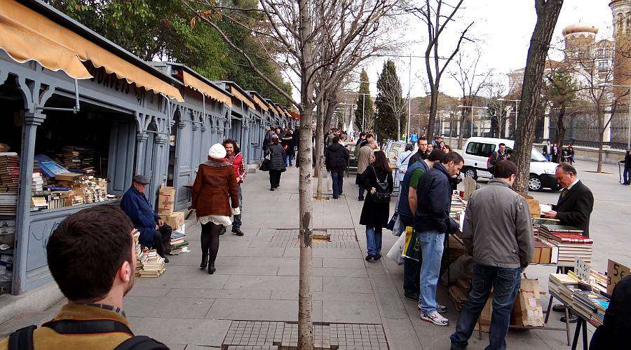 Cuesta de Moyano booksellers in Madrid, Spain