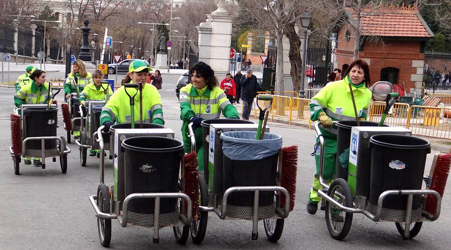 Parque del Retiro street cleaners in Madrid, Spain.