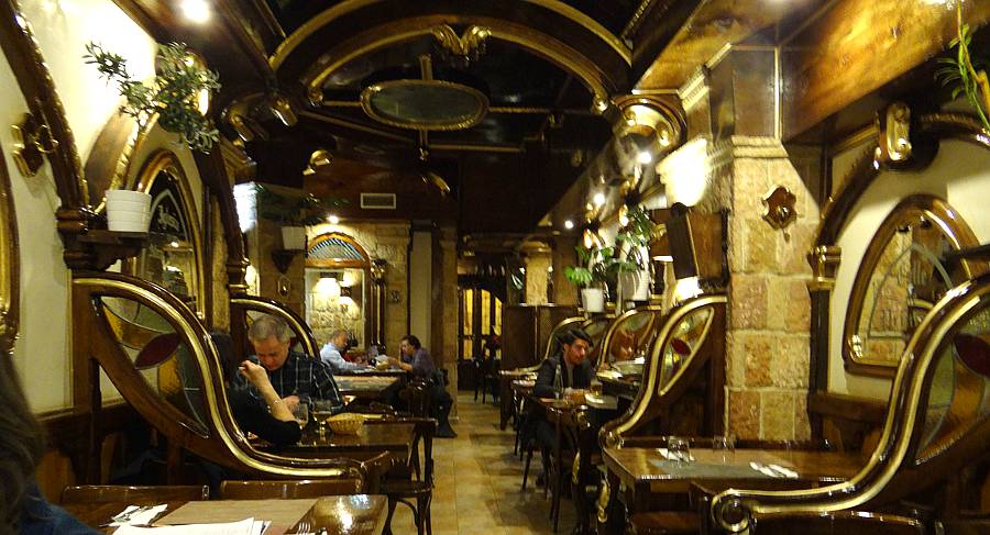 Dining room at Restaurante Café La Catedral in Madrid