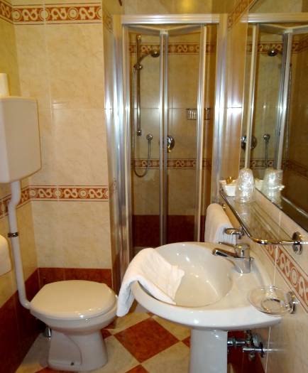 Hotel Campiello bathroom