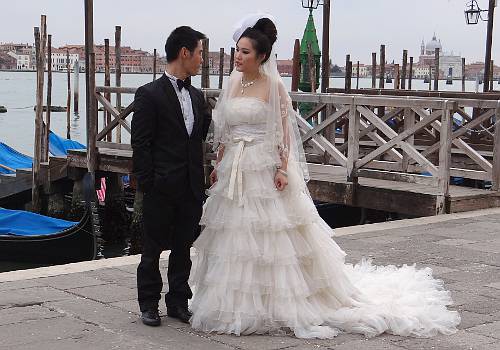 Wedding couple at Piazzetta San Marco