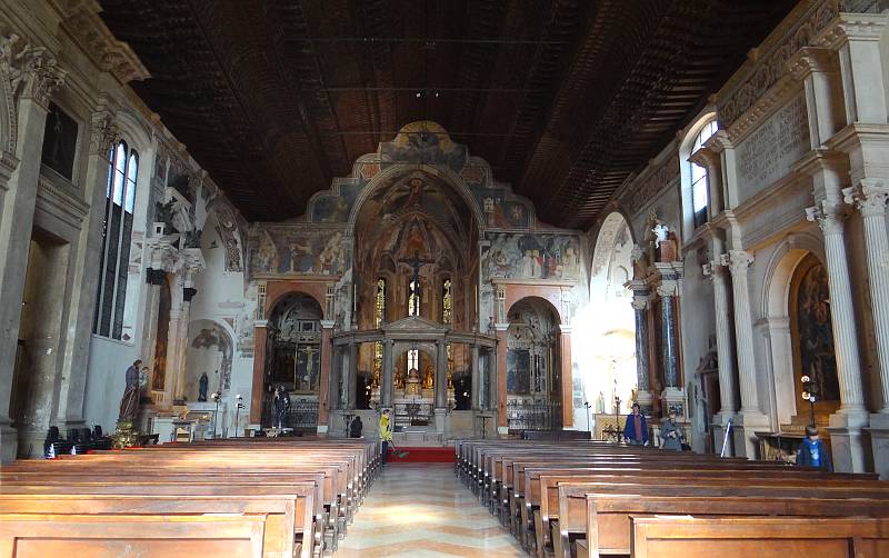 Chiesa San Fermo Maggiore church nave