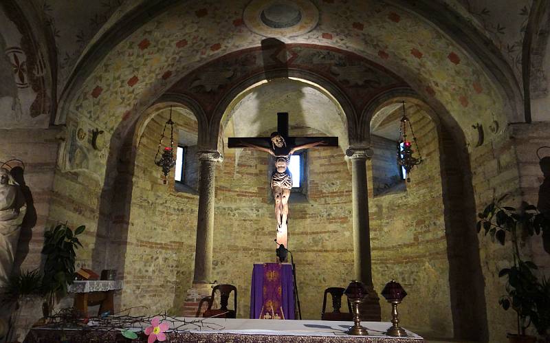 18th Century wooden crucifix - The church of St. Fermo