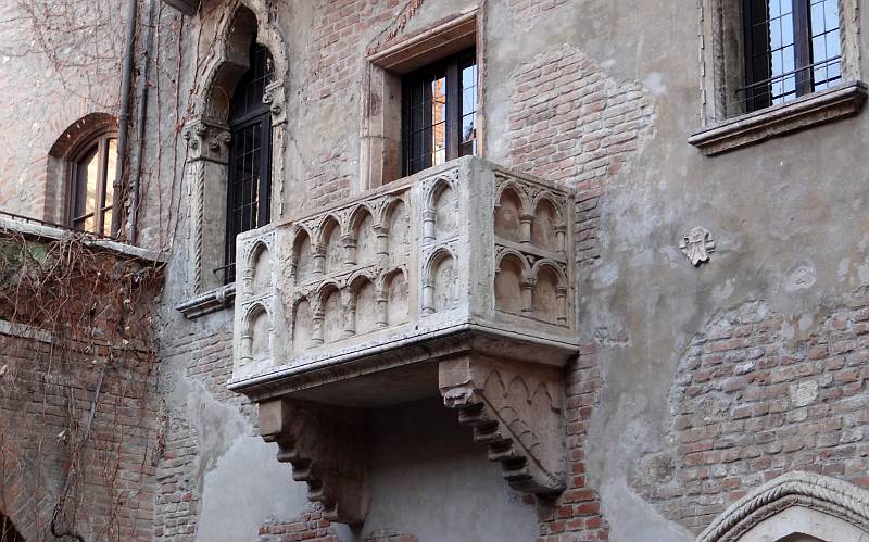 Juliet's balcony - Verona, Italy