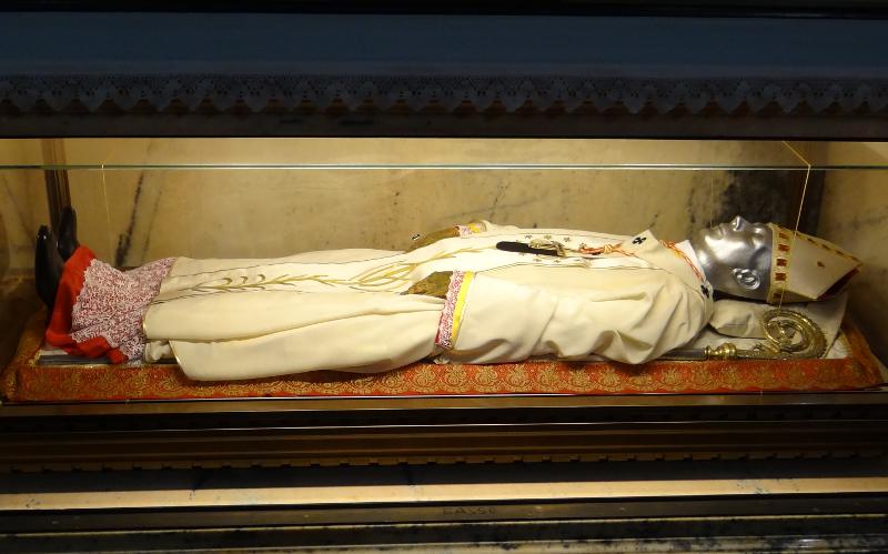 mummified body on display in Milan Cathedral