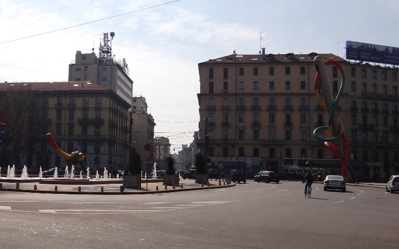 Needle, Thread & Knot sculpture - Milan, Italy