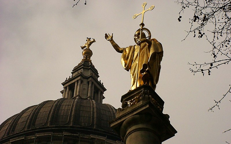 St. Paul's Cahtedral statue