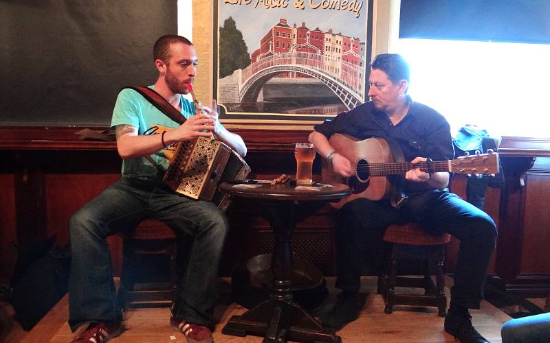 Luke & Anthony on the Traditional Irish Musical Pub Crawl