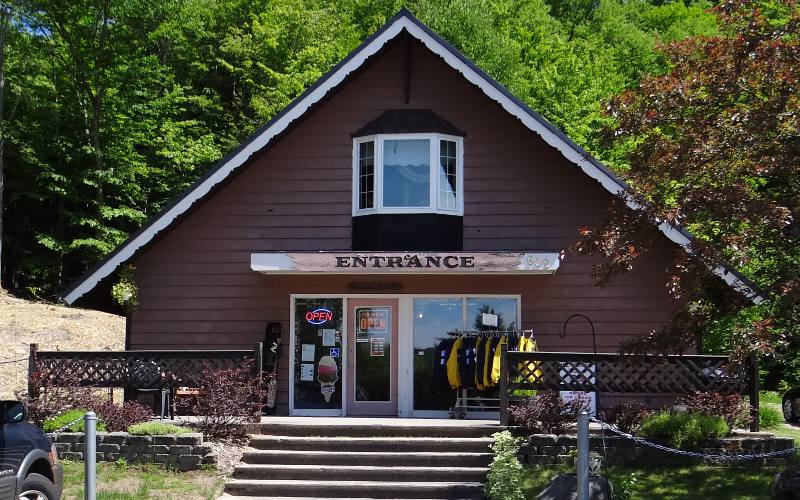 Horseshoe Falls Gift Shop - Munising, Michigan